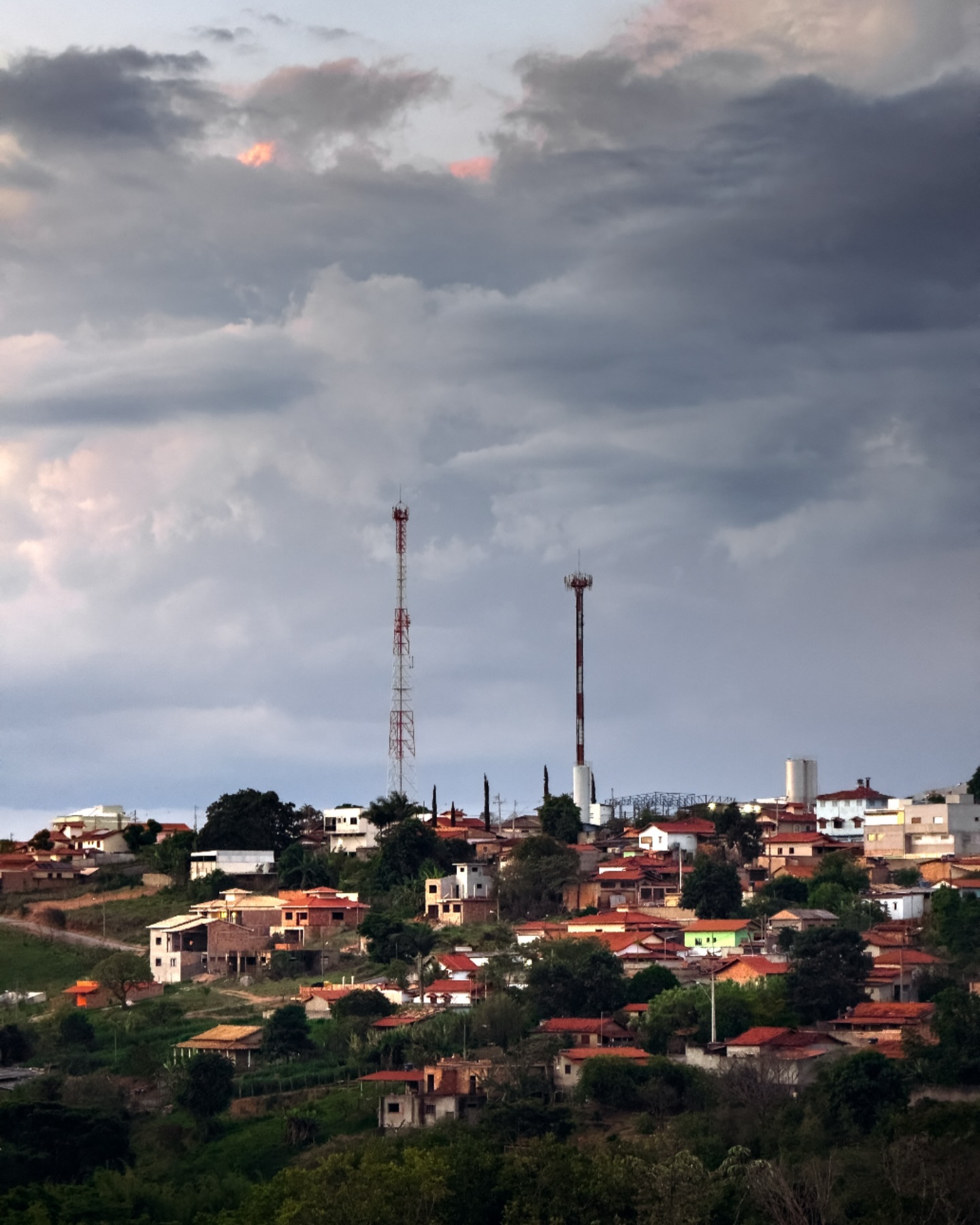 Em Bonfim, é CLARO que tudo fica mais VIVO! Venha ver a energia dessa cidade que pulsa alegria!