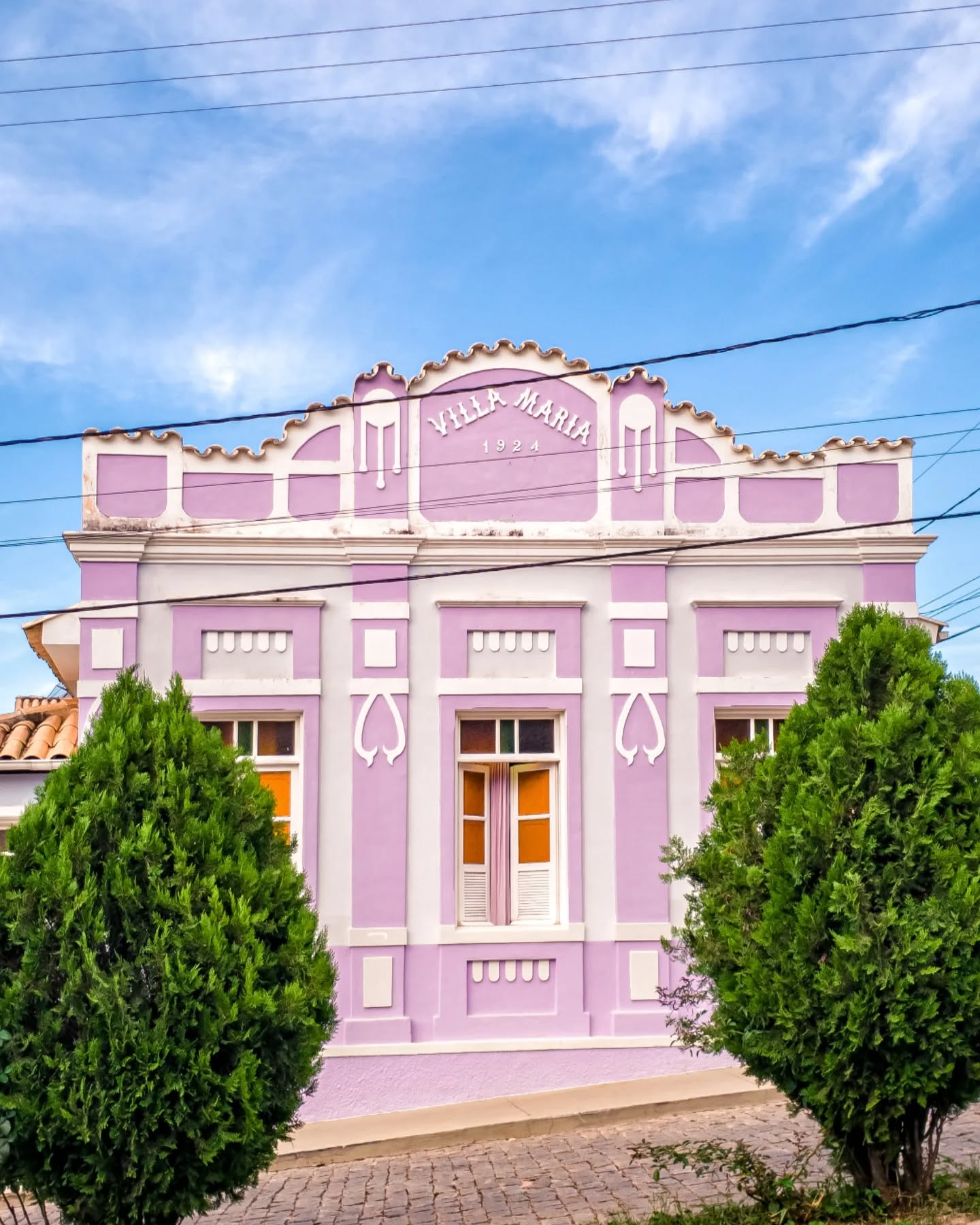 "Um pedaço da história de Bonfim, refletindo a beleza e o charme do passado. A Villa Maria, datada de 1924, é um verdade
