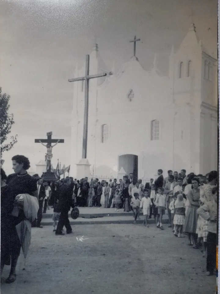 Procissão saindo da igreja da matriz.